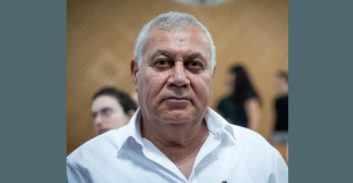 יו"ר הוועדה המחוזית הגיש לוועדה שלו בקשה "בשם תושבי" הכפר שלו