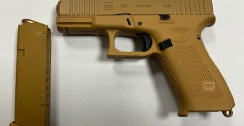 ג'דיידה-מכר: צעיר וקטין נעצרו בחשד להחזקת אקדח גלוק