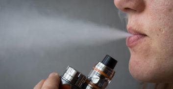 המדינה תפצה במיליונים יבואני סיגריות אלקטרוניות עקב "תרגיל" ברשות המסים
