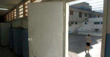 ההוצאה לפועל קיבלה בקשת אסיר משוקם להפחתת ריביות ומחיקת חצי מהחוב