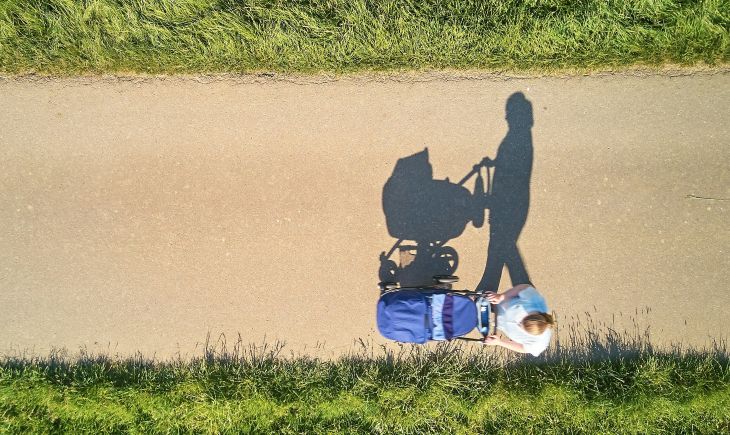 עגלת תינוק חטיפה תינוק 