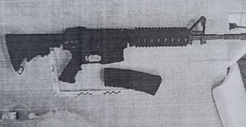 תמונות נשק בטלפון וכוונת M16 בבית לא הספיקו לכתב אישום