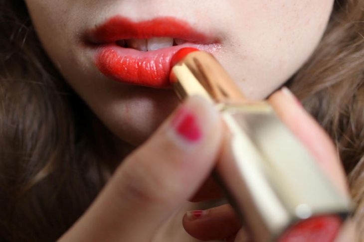 התחזה לנערה עבירות מין בקטינים