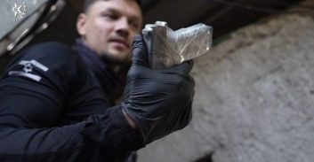 מעצר ותפיסה ביפו: אקדח טעון, לוחיות משוכפלות וק"ג קוקאין בפרדס אבו-סיף