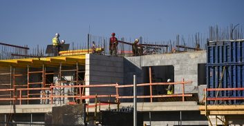 שופט זיכה קבלן מקיזוז חשבוניות פיקטיביות: "המאשימה חיפשה מטבע מתחת לפנס"