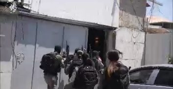 המשטרה הסירה מצלמות ותפסה תחמושת ורחפנים במתחם משפחת סלאמה בג'לג'וליה