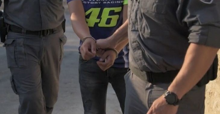 מעצר חשודים חיצוונית