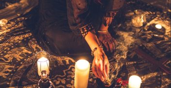 המיסטיקנית מנס-ציונה הורשעה בהעלמת שני מיליון שקל אך זוכתה מהברחת נכסים