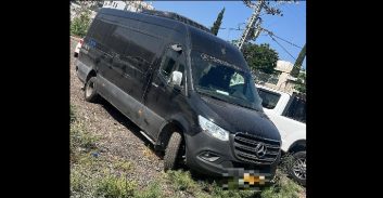 בעקבות הסעת שב"חים: בקשה לחילוט מיניבוס מרצדס בשווי 180 אלף שקל