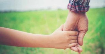 ביקש אחריות-הורית משותפת אך דרש לראות את ילדיו רק יומיים בשבוע