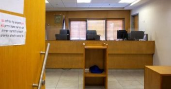 רצה לכתוב בכתובה 50,000, רשם 900,000 וישלם לגרושתו 300,000 שקל