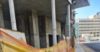 עיריית ת"א הזמינה לבירור חברה הבונה ברחוב גרציאני מתחת למגדלי TLV