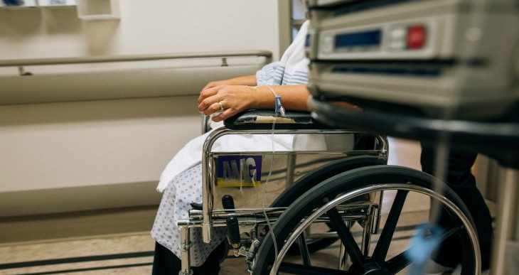 סיעודי קשישים התעללות מוסד