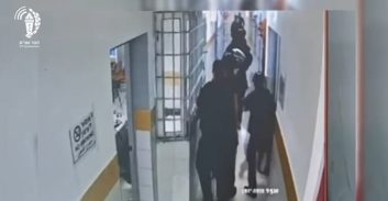 צפו: השתלטות על אסירים פליליים שהתבצרו והפרו סדר בכלא איילון