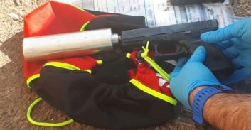 חשד: שלושה מתל-אביב נעצרו עם נשק ומשתיק קול 