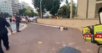 חולון: העירייה תפצה ב-1.3 מיליון שקל אישה שנפצעה מקריסת עמוד תאורה