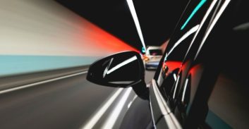 נהגת צעירה שנתפסה עם כמות גדולה של סמים ניסתה לפגוע בעצמה