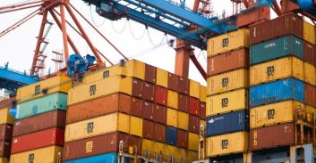 בעלים של חברת-שינוע בינלאומית חשוד בהעלמת-מס במיליוני שקלים על סחורה מעלי-אקספרס