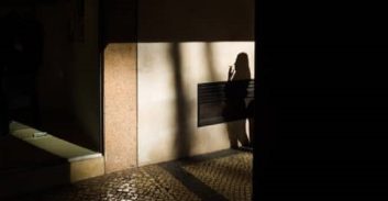 חיפה: עבריינית מרמה שעקצה מבוגרים וקשישים הועברה לקהילה טיפולית