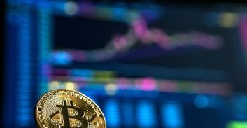 כתב אישום: רב מוכר ורופא שיניים נעקצו בהונאת קריפטו בעשרות מיליונים