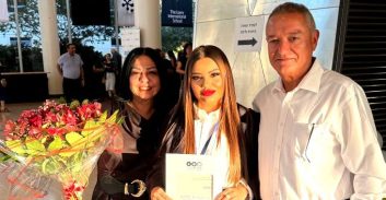 נורה כבוב סוגרת תואר שני