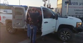 חשד: שלושה מהפזורה סחטו דמי חסות מקבלנים באשדוד