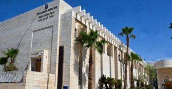 נסיון הרצח באילת: הוגשה הצהרת תובע כנגד חמישה חשודים