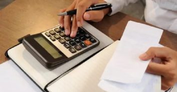 חשד: שני בעלי חברות ויועץ-המס שלהם קיזזו משכורות בהיקף מיליוני שקלים