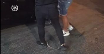 נעצרו שני חשודים בפיצוץ רימון בביתו של איש עסקים בהרצליה