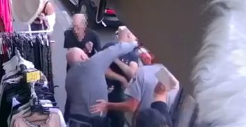 טבריה: המשטרה והפרקליטות סגרו תיק לפקח שתועד מכה ופוצע בעל עסק