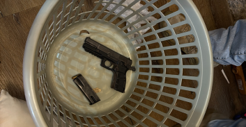 האזנות, מדובב ואקדח בסל-כביסה: הראיות נגד נאשם שפרץ לבית וירה בדיירים