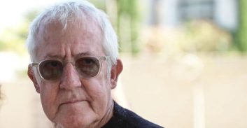 האישום נגד גידי גוב: שתה שני שוטים של ויסקי והתבלבל בדוושות