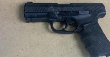 רהט: קיצור עונש מאסר לנאשם שהחזיק בחדרו אקדח טעון ומדי צה"ל