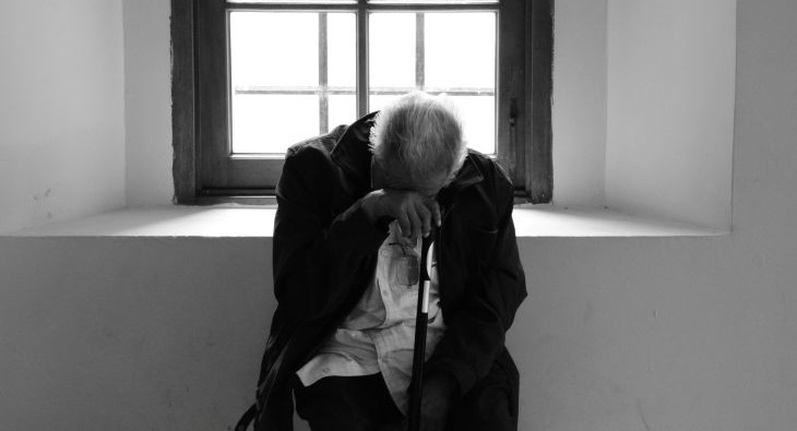 מטופל קורבן עובד זר סיעודי התעללות קשיש 