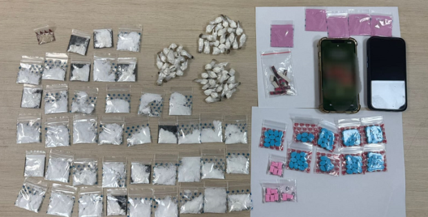 מתכוננת לסילבסטר? בת 60 מבני-ברק נעצרה בחשד להחזקת סמים מוכנים להפצה