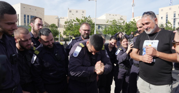 אתגר האזיקונים והתפילה לשובו של רני גואילי