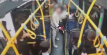 ירושלים: בן 15 נעצר לאחר שניפץ שמשת אוטובוס עם פטיש