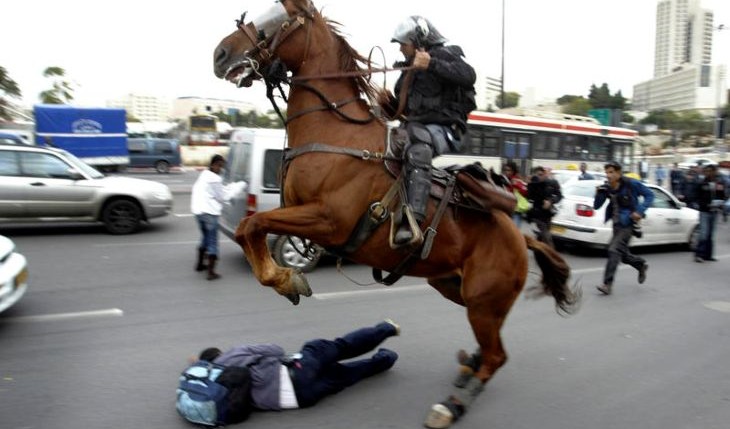תקיפה אלימות משטרה אתיופים פלאש 90
