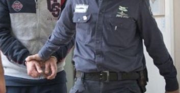 הכנסת אישרה סופית: אסור לצלם עצורים בבתי-משפט אלא באישור חריג