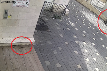 תיעוד: רוכב אופנוע זרק רימון רסס שהתפוצץ בפתח בניין מגורים