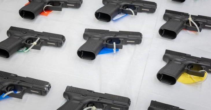 אקדחים צילום חיים גולדברג פלאש 90 