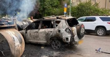 למרות הצהרת תובע: חשודה בהזמנת הצתת הרכב של האקס – שוחררה