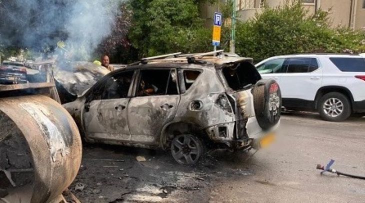 הצתה רכב המחשה ארכיון