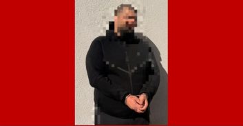 מוכר למשטרה מהשרון נעצר לאחר השלכת רימון לעבר מבנה ביבנה