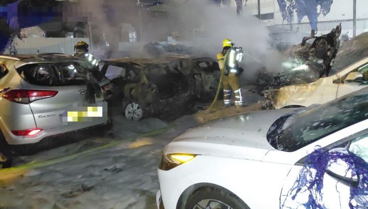 הצתת רכבים מגרש מכוניות באר טוביה 