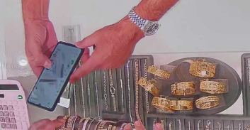 מתחת לאף: תיעוד נאשם בגניבות סדרתיות מחנויות תכשיטים