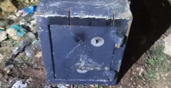 חשד: פרצו לבית בלוד וגנבו כספת עם 100 אלף שקל ואקדח