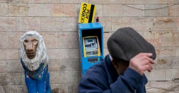 שדד באלימות אדם מבוגר, נקלט בהצלחה בהליך קהילתי ואז נפל שוב