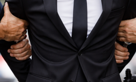 מחאה בלשכת עורכי הדין על מעצר סנגור פלילי במהלך דיון