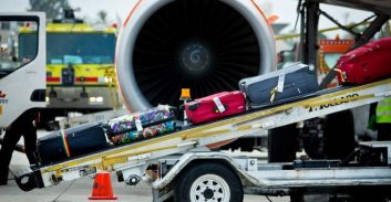 ברח מהארץ בדרכון מזוייף ורוצה עכשיו לחדש את הקשר עם בנו